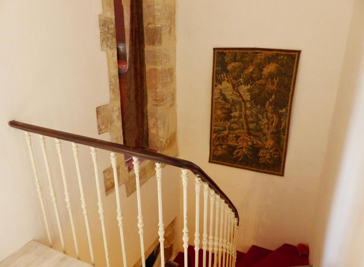 Logis De La Meschaussee, Dans Donjon Du Xie Siecle Canet  Luaran gambar