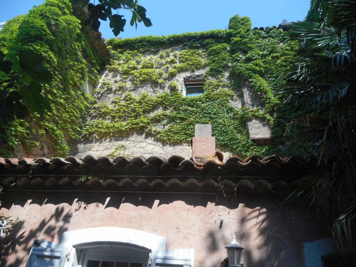 Logis De La Meschaussee, Dans Donjon Du Xie Siecle Canet  Luaran gambar