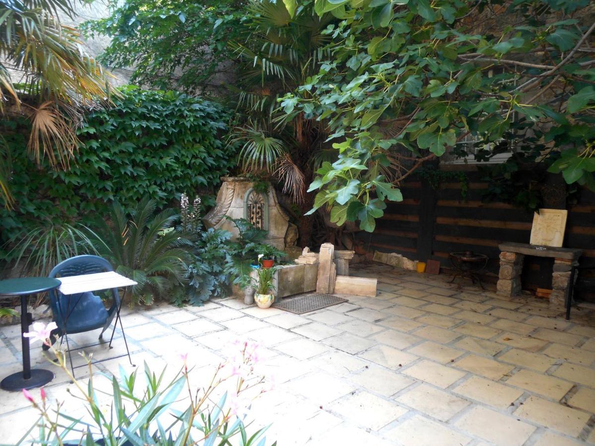 Logis De La Meschaussee, Dans Donjon Du Xie Siecle Canet  Luaran gambar